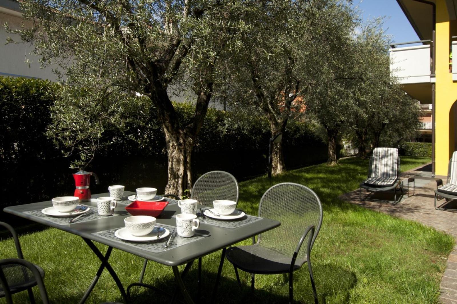 Casa Carla Aparthotel Torbole Sul Garda Buitenkant foto