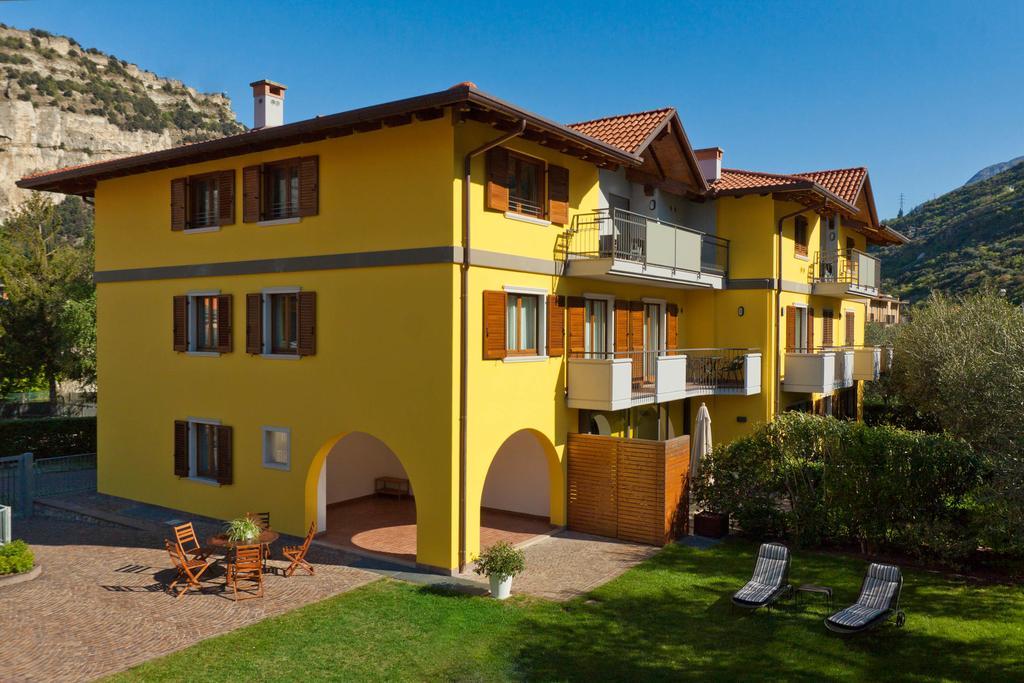 Casa Carla Aparthotel Torbole Sul Garda Buitenkant foto