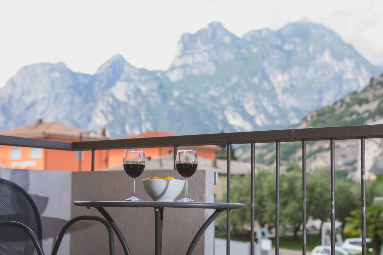 Casa Carla Aparthotel Torbole Sul Garda Buitenkant foto