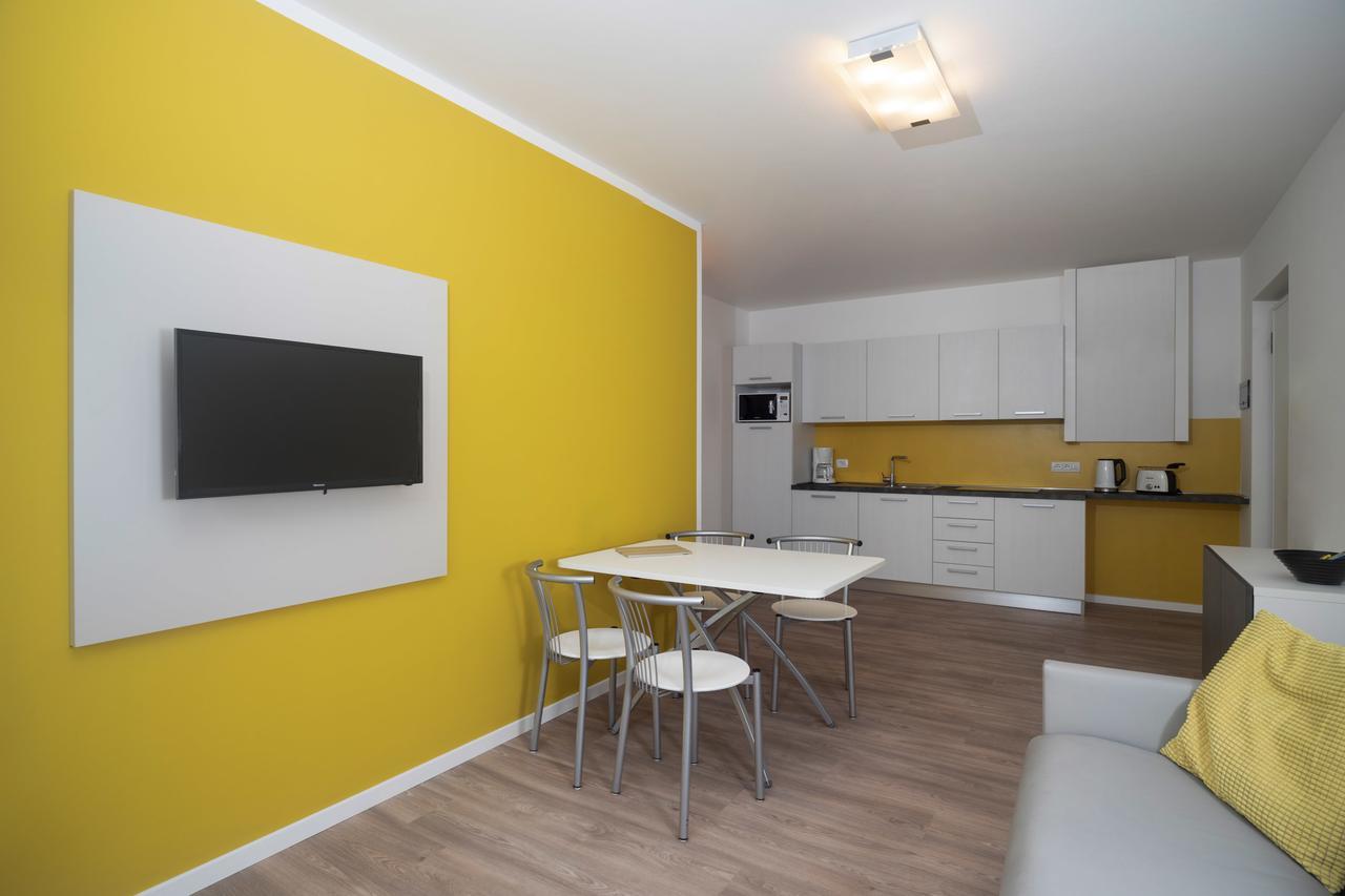 Casa Carla Aparthotel Torbole Sul Garda Buitenkant foto